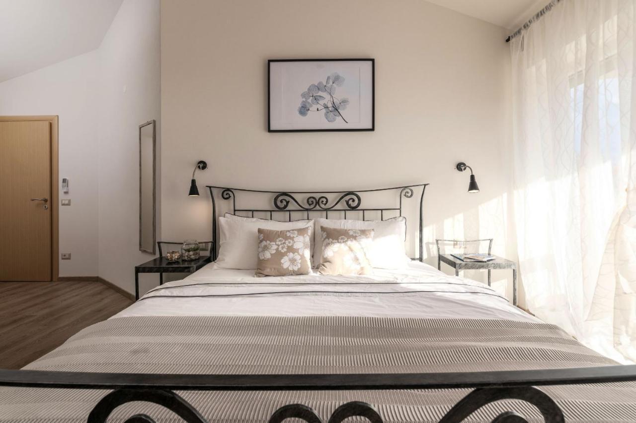 Rooms Karolina Funtana Εξωτερικό φωτογραφία