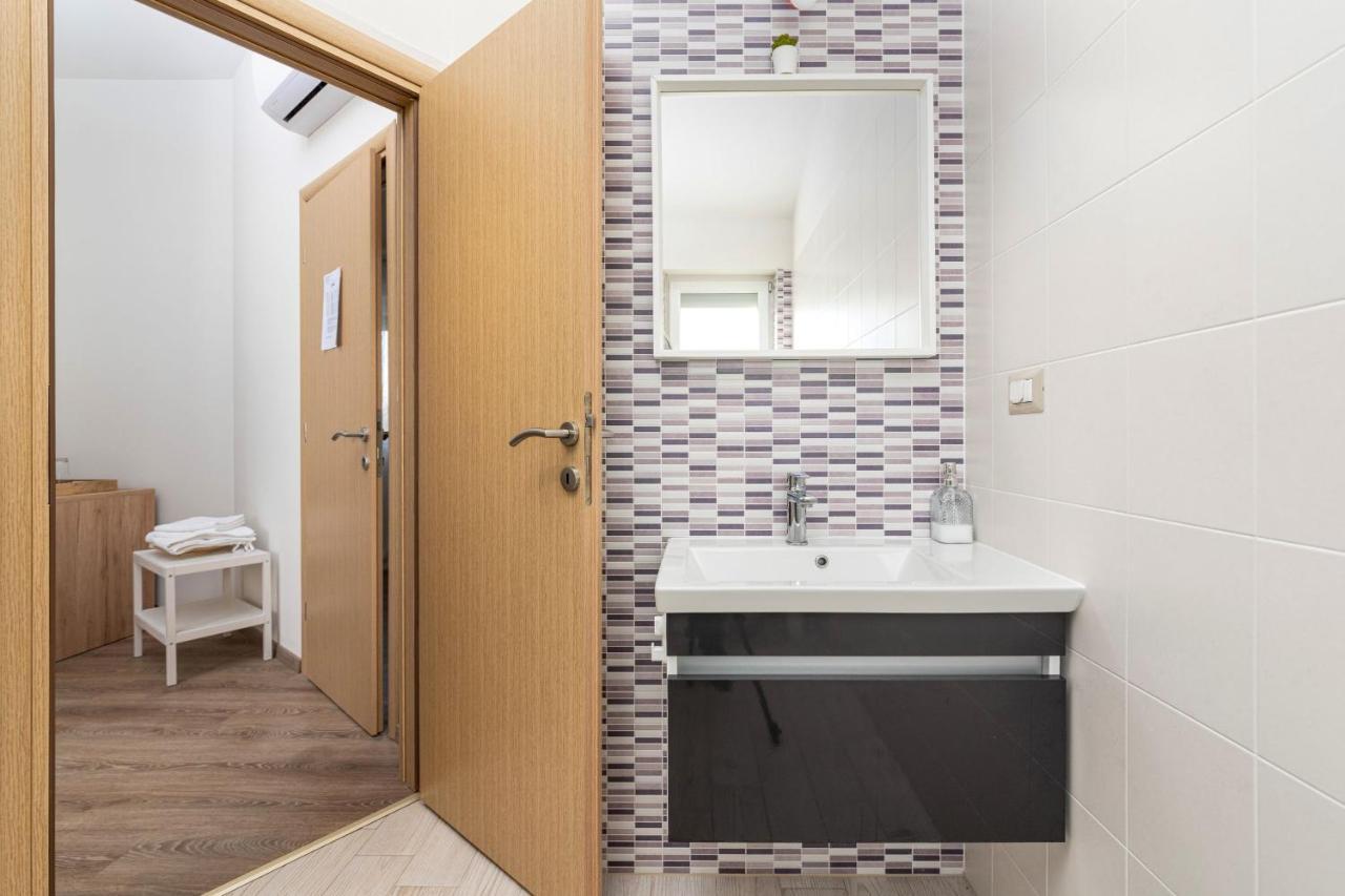 Rooms Karolina Funtana Εξωτερικό φωτογραφία