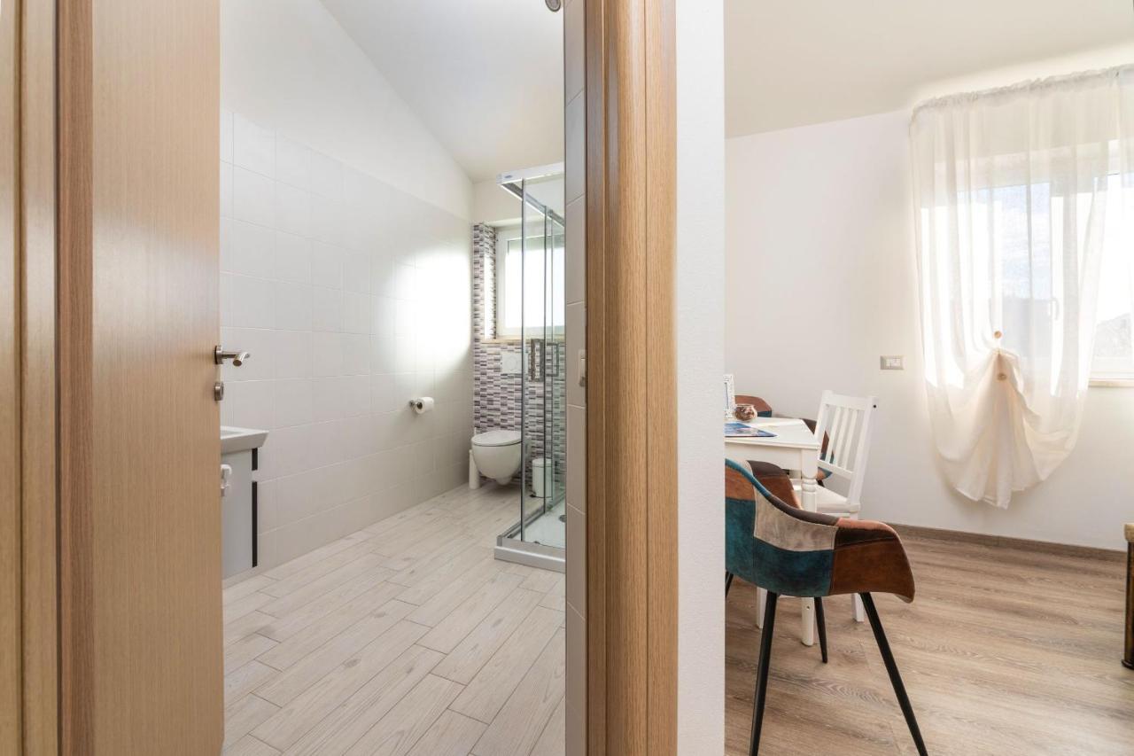 Rooms Karolina Funtana Εξωτερικό φωτογραφία